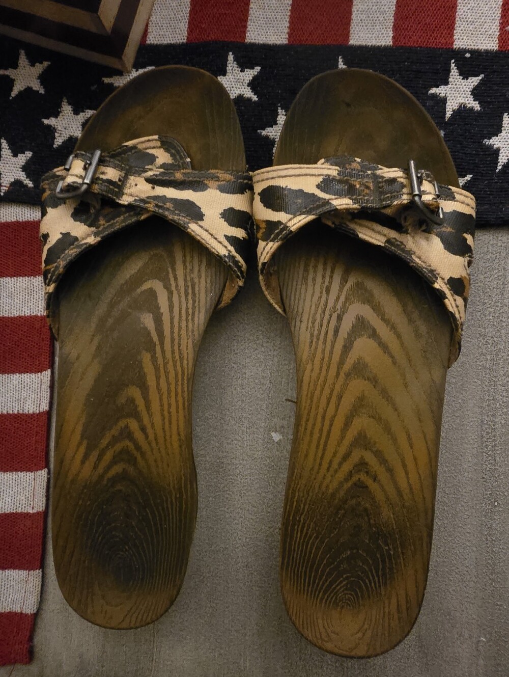 Vintage Dr. Scholls Wood Grain Sandals With Animal Print Straps